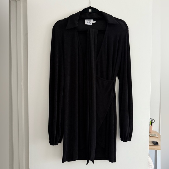 Princess Polly party time mini wrap dress - Picture 4 of 6